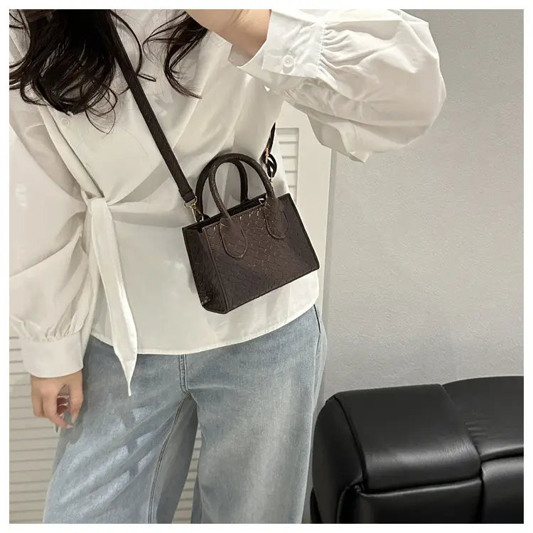Black Rhombus Textured Shoulder Bag for Women — feature 18