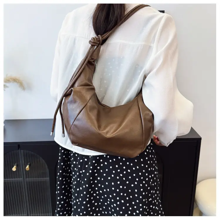 Retro Korean Style Brown Leather Handbag 2025 — feature 14