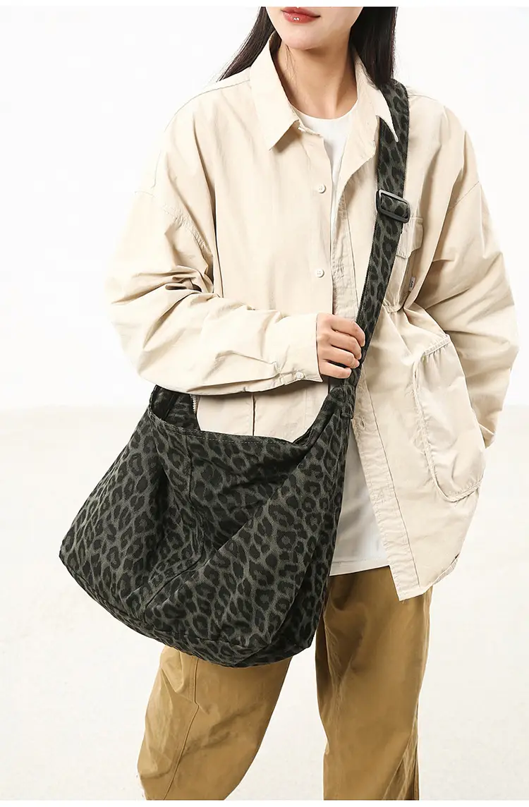 Women's Camo Crossbody Bag Large Capacity 2025 — feature 6