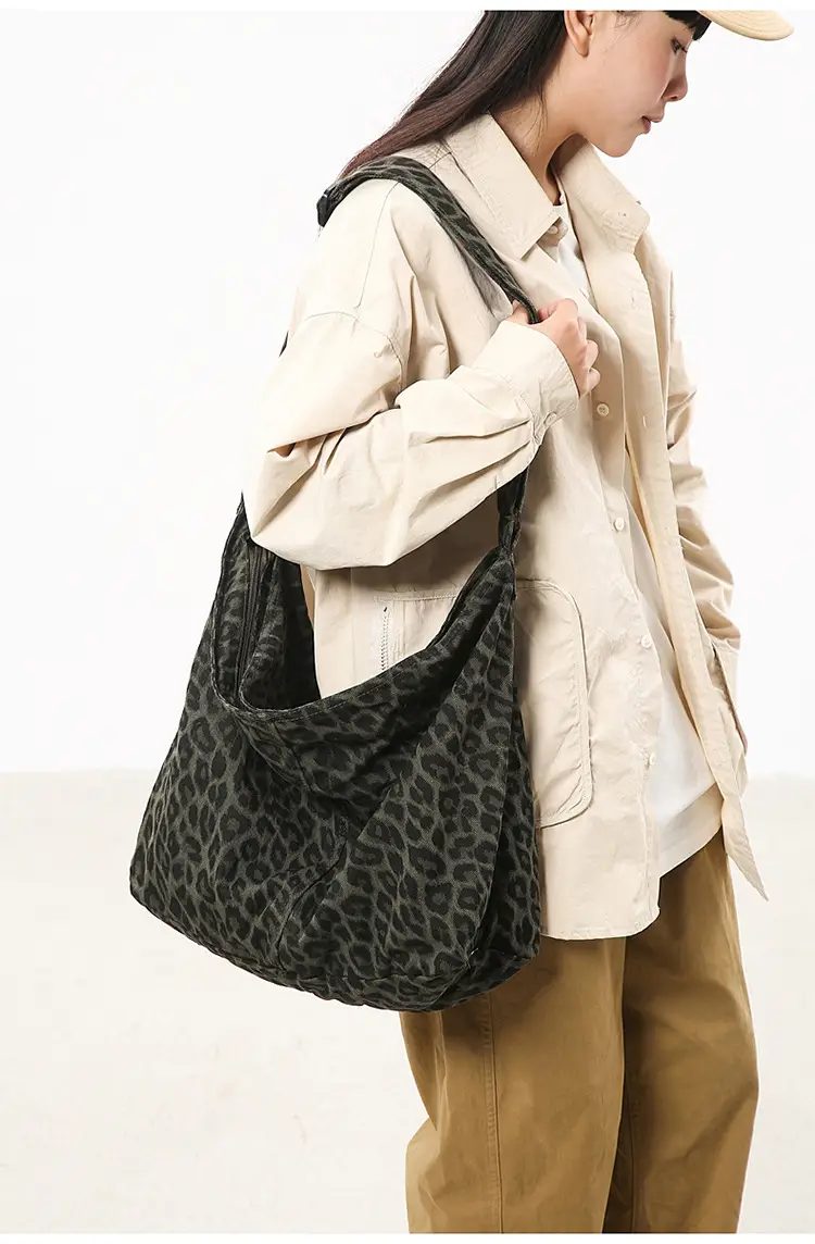 Women's Camo Crossbody Bag Large Capacity 2025 — feature 7