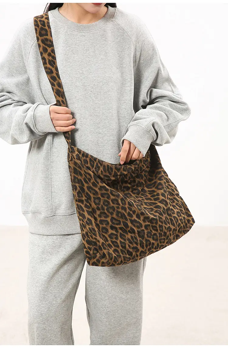 Camouflage Crossbody Bag Large Capacity Women Casual — feature 4