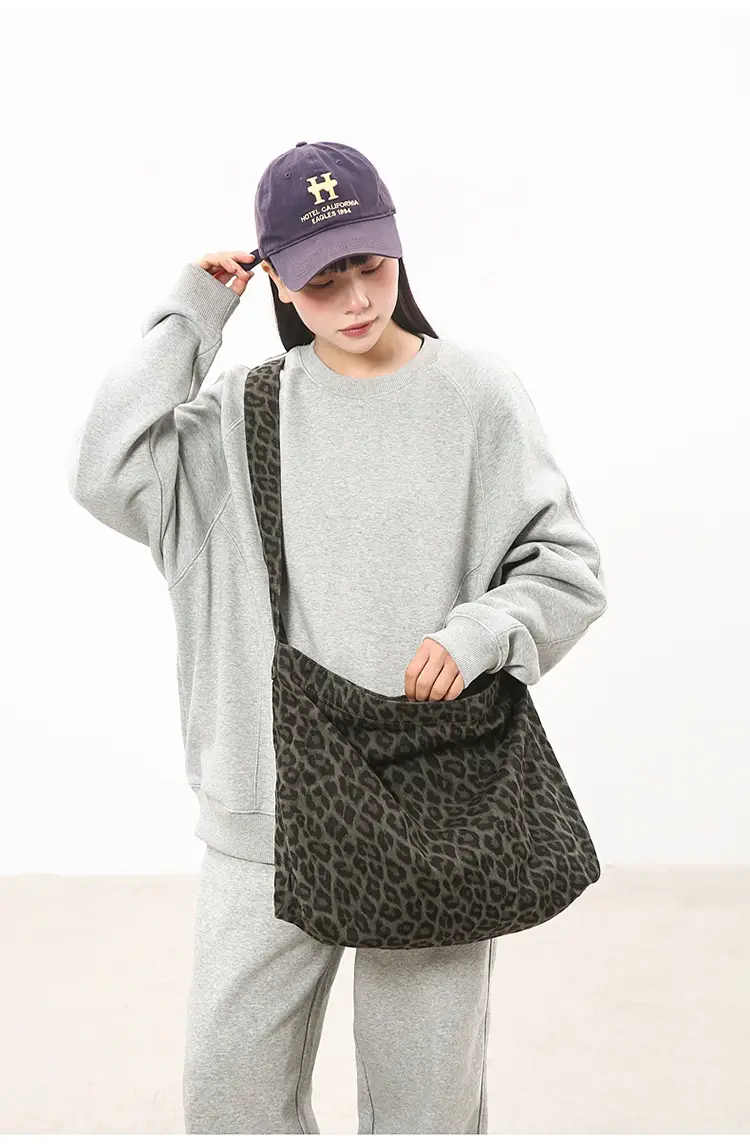 Camouflage Crossbody Bag Large Capacity Women Casual — feature 7