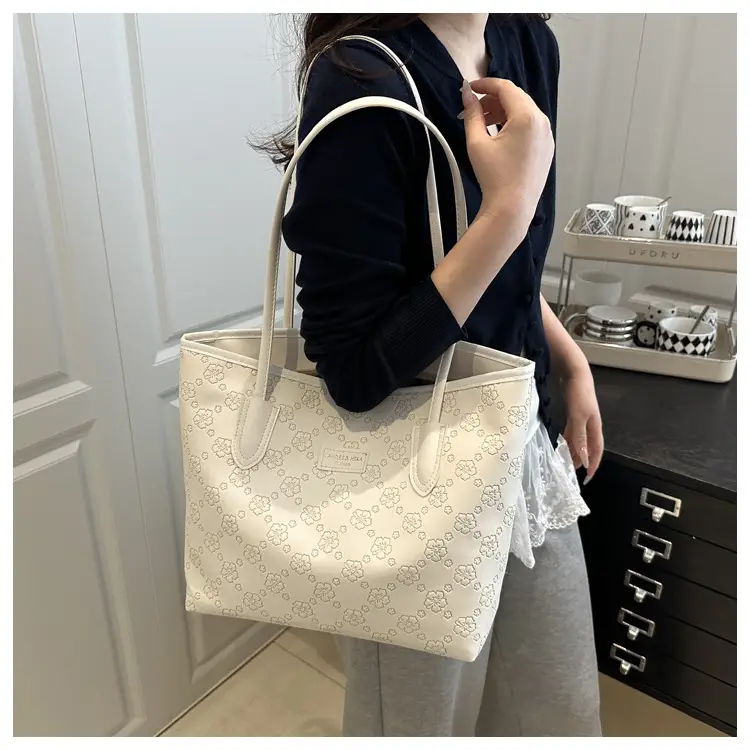 Black Embossed Shoulder Bag for Women 2025 — feature 13
