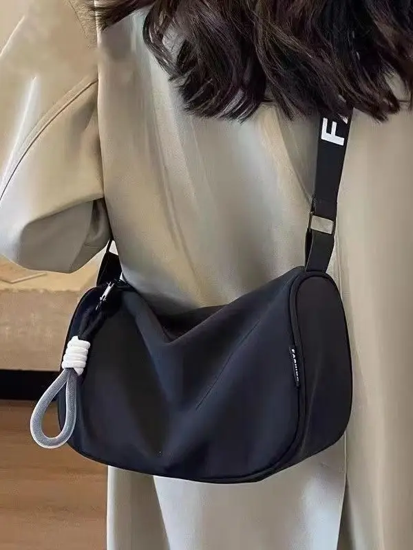 Black Fashion Crossbody Bag with Adjustable Strap - Image 8