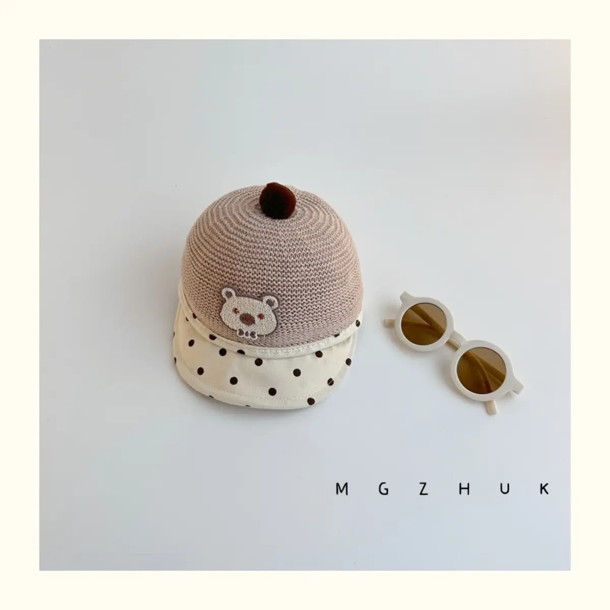 Baby's Straw Hat with Bear Design Wave Dot Ball — feature 11