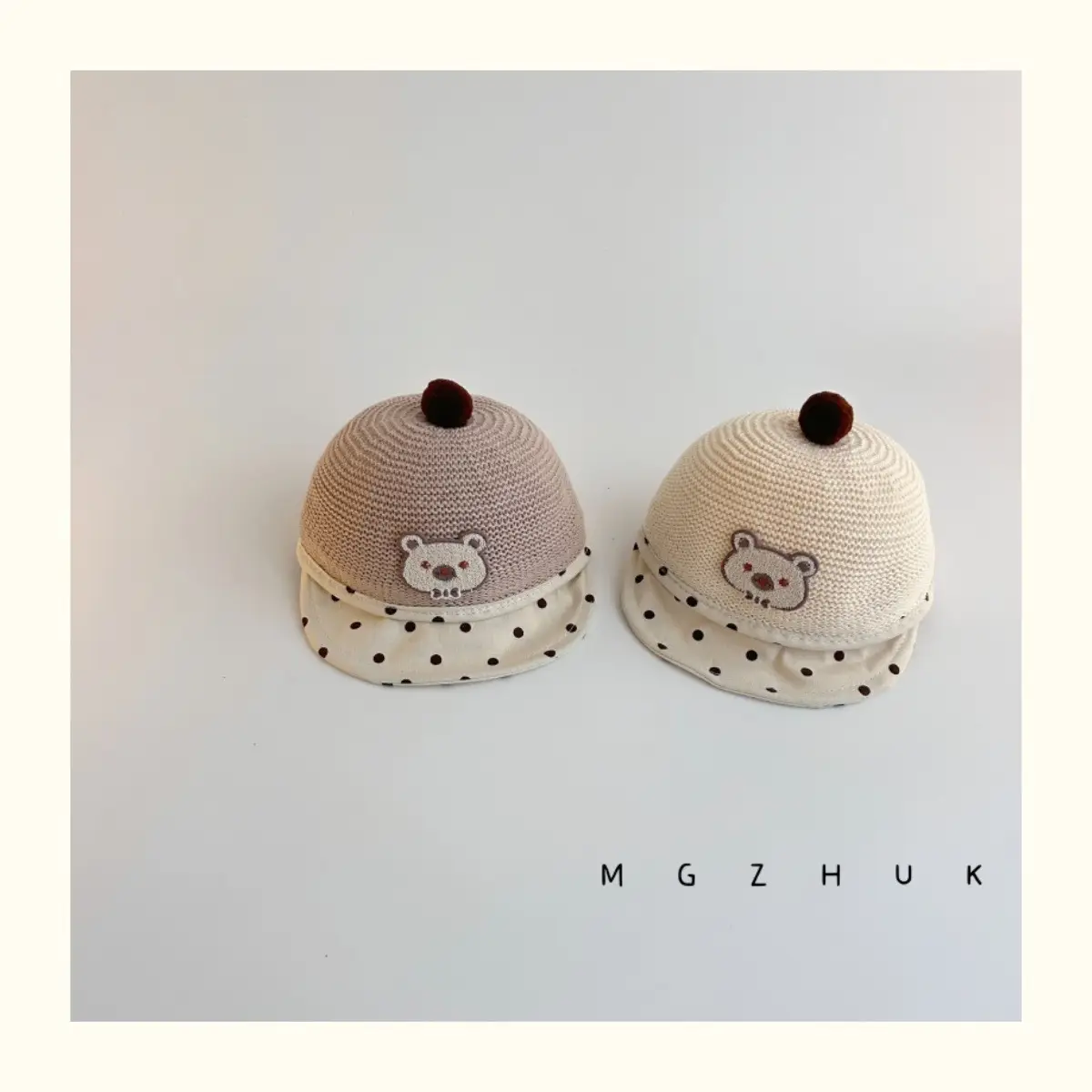 Baby's Straw Hat with Bear Design Wave Dot Ball — feature 2