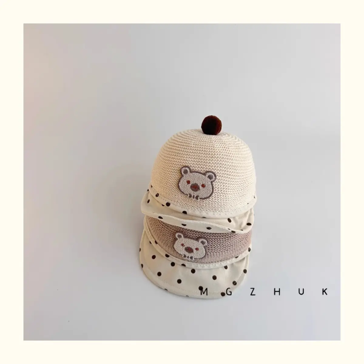 Baby's Straw Hat with Bear Design Wave Dot Ball — feature 5