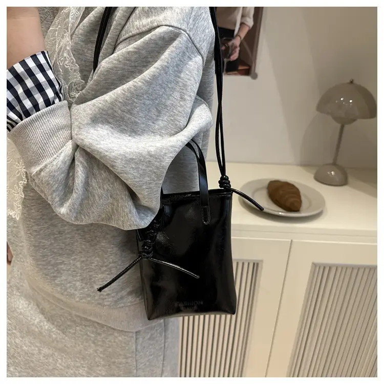 Women's White Pearl-Decorated Shoulder Bag with Mobile Cover — feature 8