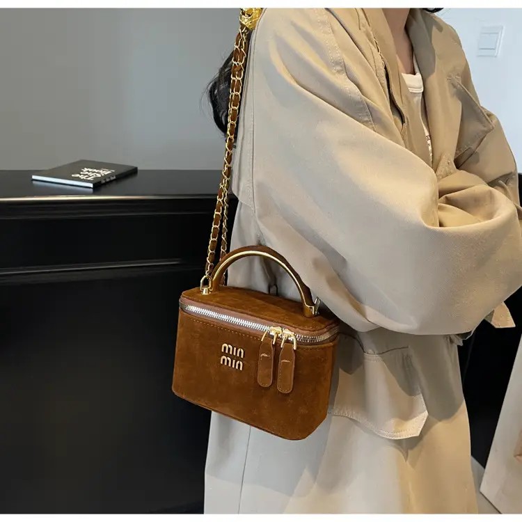 2025 New Minnotti Brown Suede Shoulder Bag — feature 22
