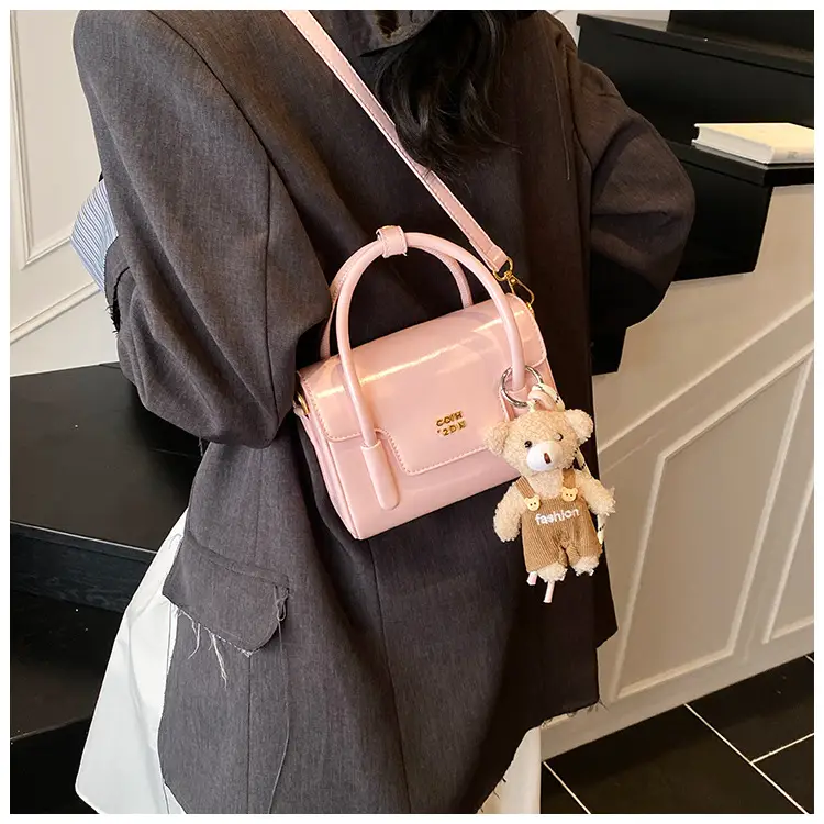 Pink Leather Shoulder Bag for Women 2026 — feature 11