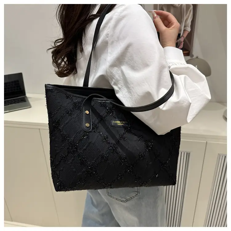 Women's Large Capacity Embossed Tote Bag Beige — feature 18