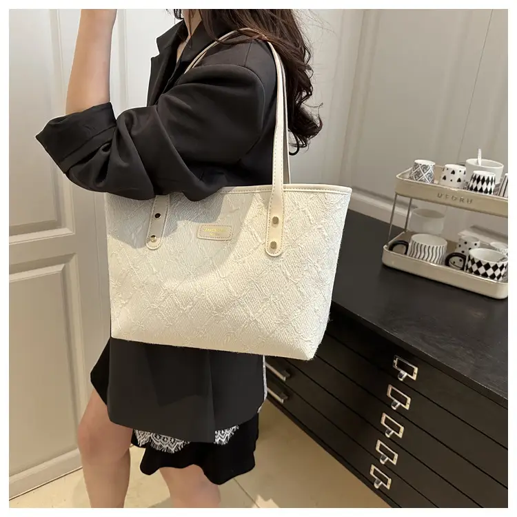 Women's Large Capacity Embossed Tote Bag Beige — feature 8
