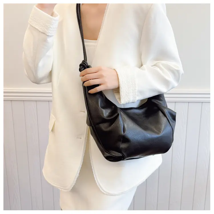Retro Elegant Crossbody Bags Large Capacity Leather Goods — feature 15