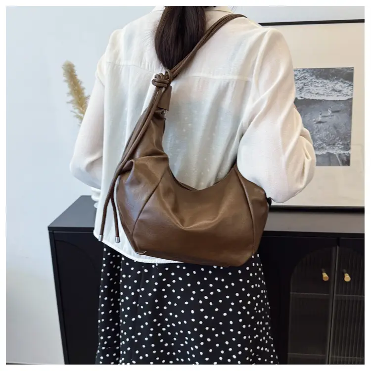 Retro Elegant Crossbody Bags Large Capacity Leather Goods — feature 25