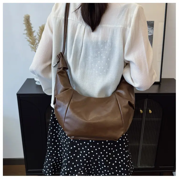 Retro Elegant Crossbody Bags Large Capacity Leather Goods — feature 26