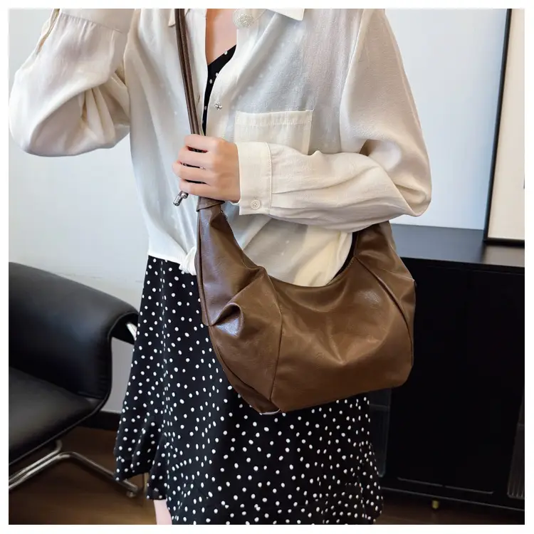 Retro Elegant Crossbody Bags Large Capacity Leather Goods — feature 27