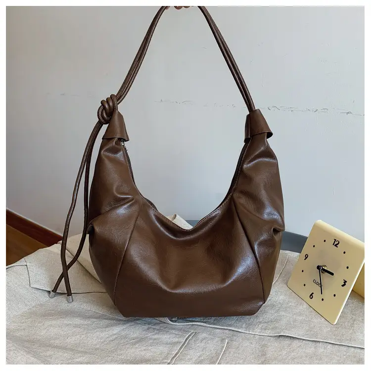 Retro Elegant Crossbody Bags Large Capacity Leather Goods — feature 40