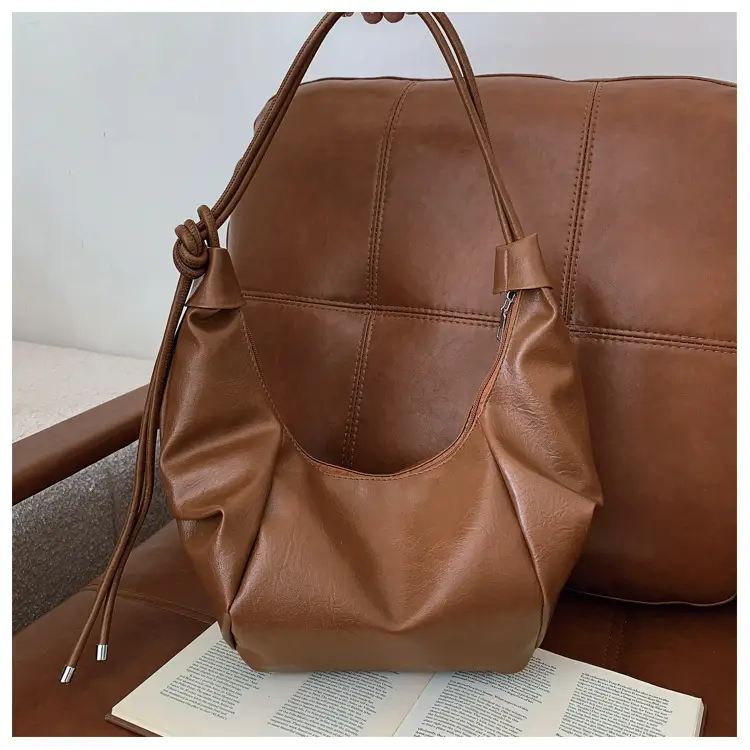 Retro Elegant Crossbody Bags Large Capacity Leather Goods — feature 43