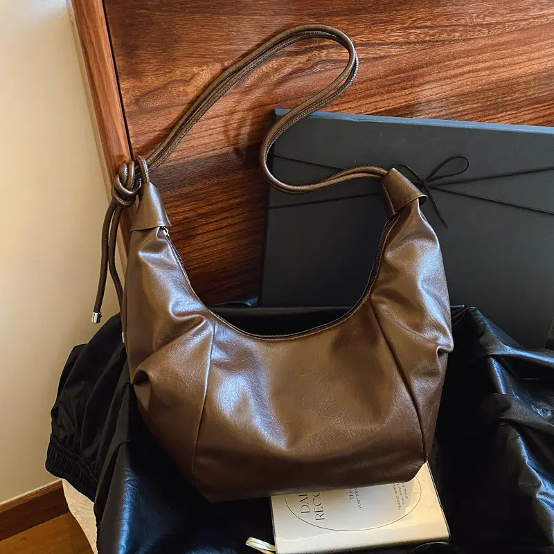 Retro Elegant Crossbody Bags Large Capacity Leather Goods - Image 2