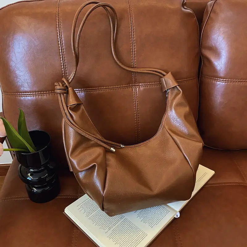Retro Elegant Crossbody Bags Large Capacity Leather Goods - Image 3