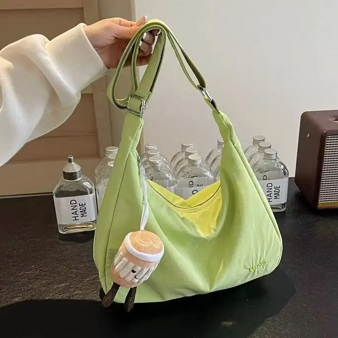 Women's Green Canvas Shoulder Bag 2025 Summer Lightweight Large Capacity — feature 1
