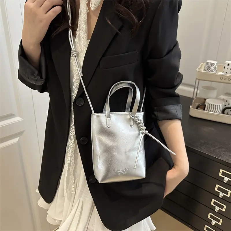White Korean Style Mobile Phone Bag for Women - Image 7