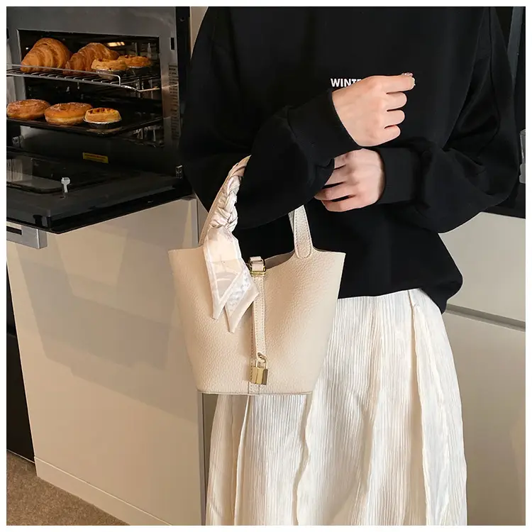 Korean Style Crossbody Bag 2025 New Niche Design — feature 12