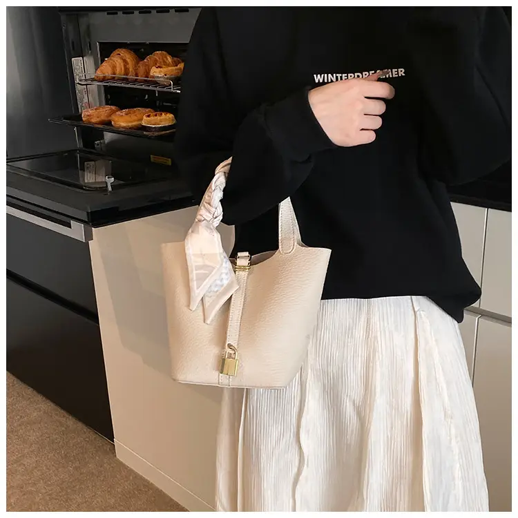 Korean Style Crossbody Bag 2025 New Niche Design — feature 13