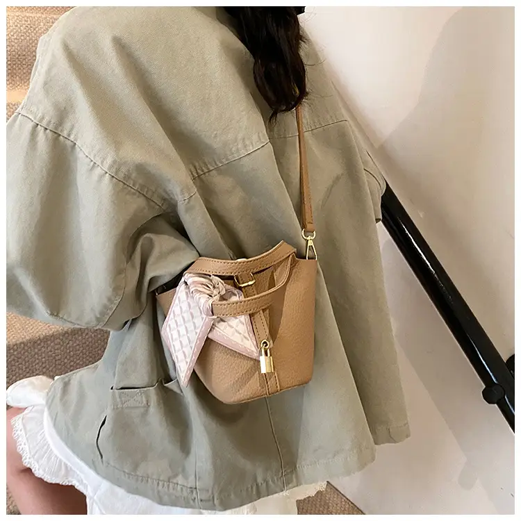 Korean Style Crossbody Bag 2025 New Niche Design — feature 19