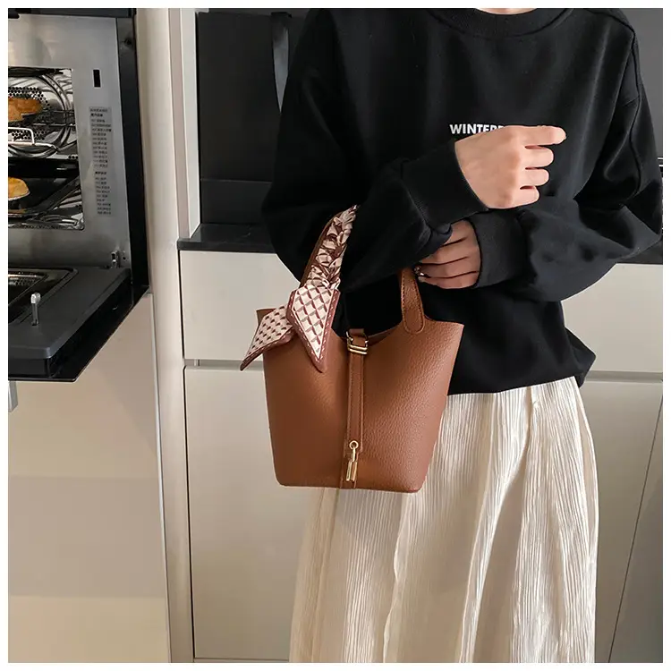 Korean Style Crossbody Bag 2025 New Niche Design — feature 22
