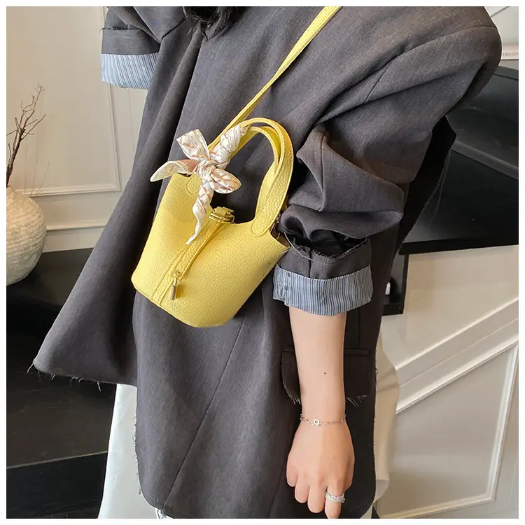 Korean Style Crossbody Bag 2025 New Niche Design — feature 25