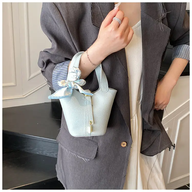 Korean Style Crossbody Bag 2025 New Niche Design — feature 26