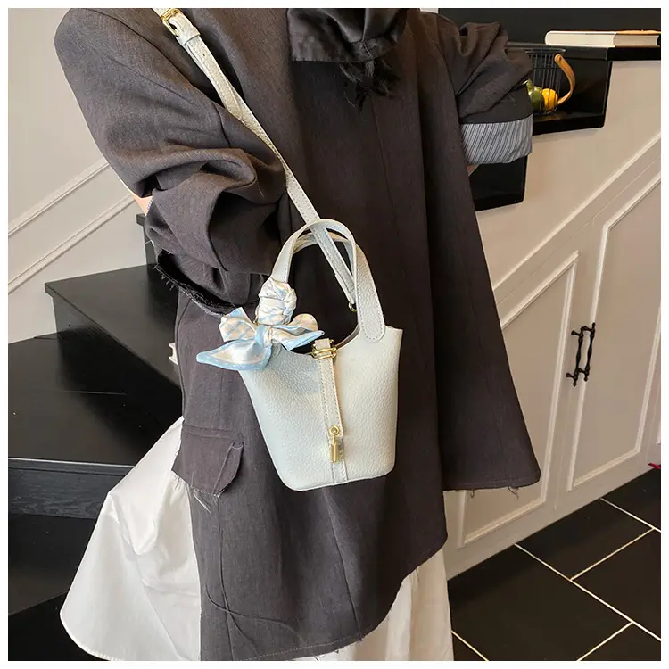 Korean Style Crossbody Bag 2025 New Niche Design — feature 28