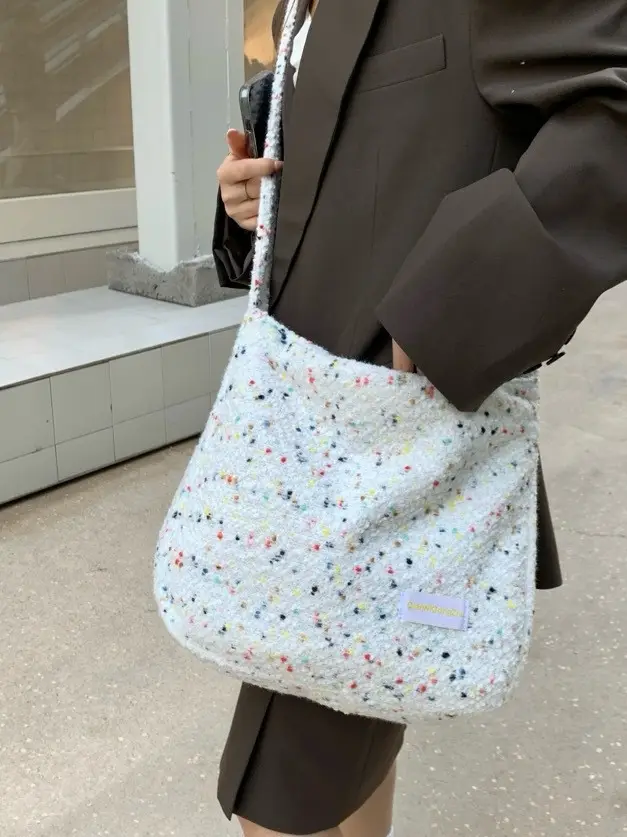Plush Rabbit Embroidered Women's Shoulder Bag - Image 3