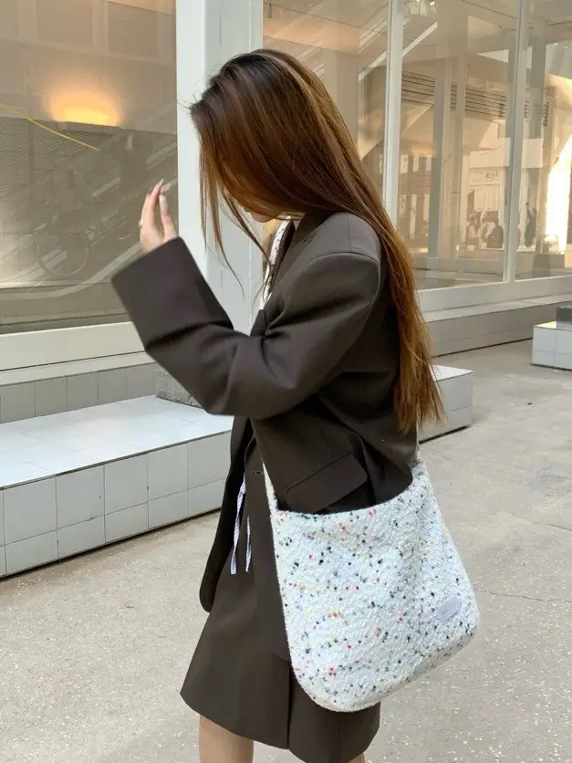 Plush Rabbit Embroidered Women's Shoulder Bag - Image 5