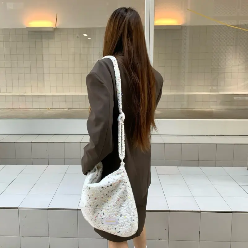 Plush Rabbit Embroidered Women's Shoulder Bag — feature 25