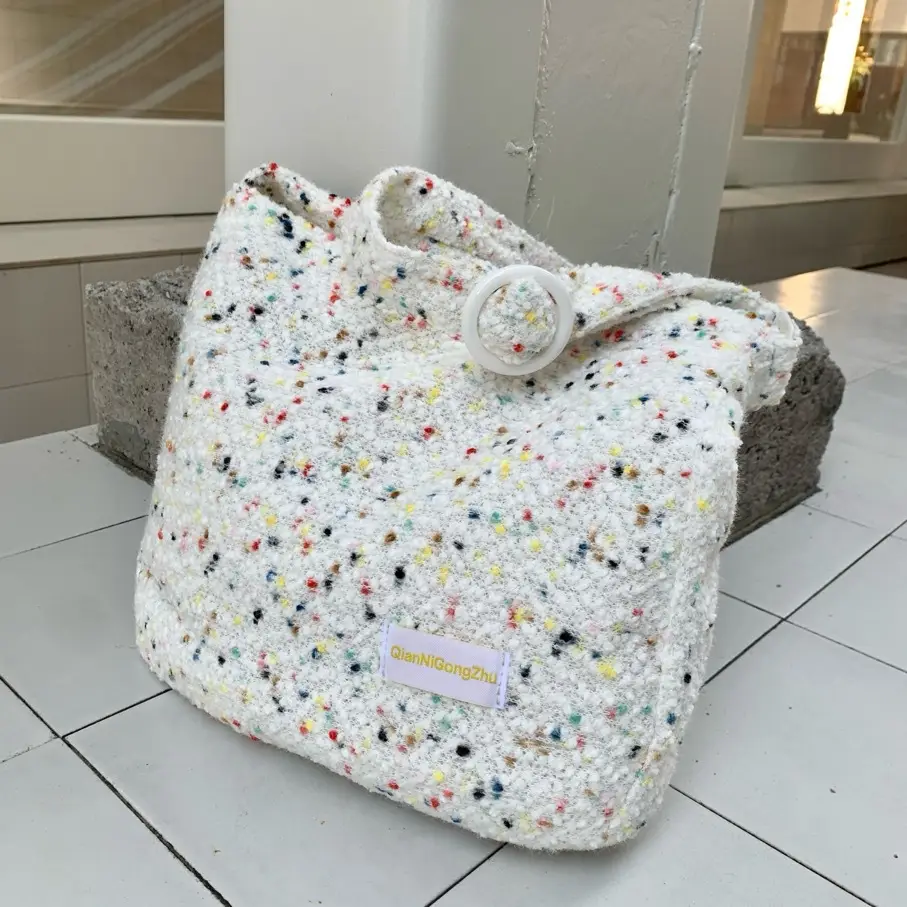 Plush Rabbit Embroidered Women's Shoulder Bag — feature 26