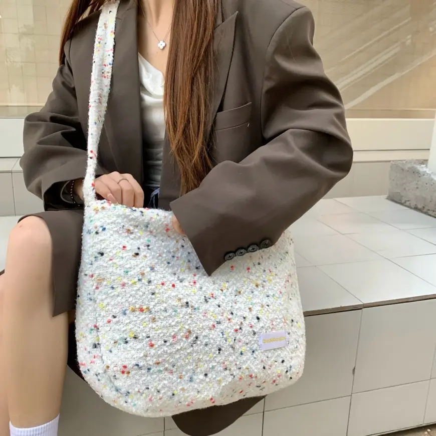 Plush Rabbit Embroidered Women's Shoulder Bag — feature 29