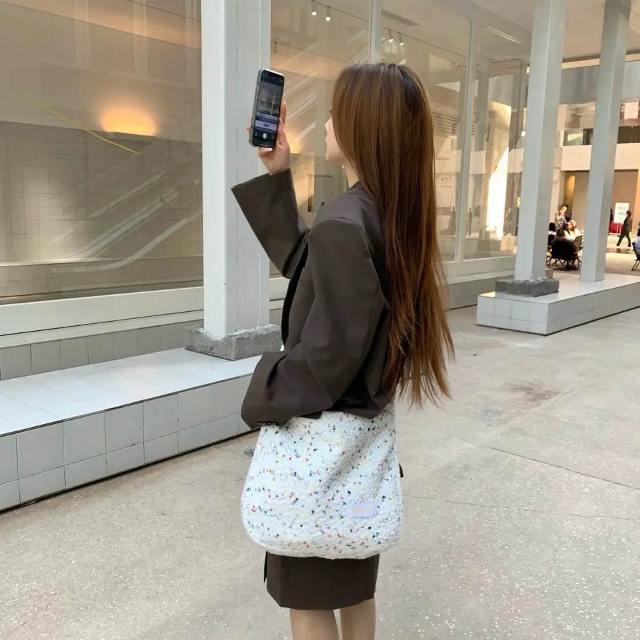Plush Rabbit Embroidered Women's Shoulder Bag — feature 34