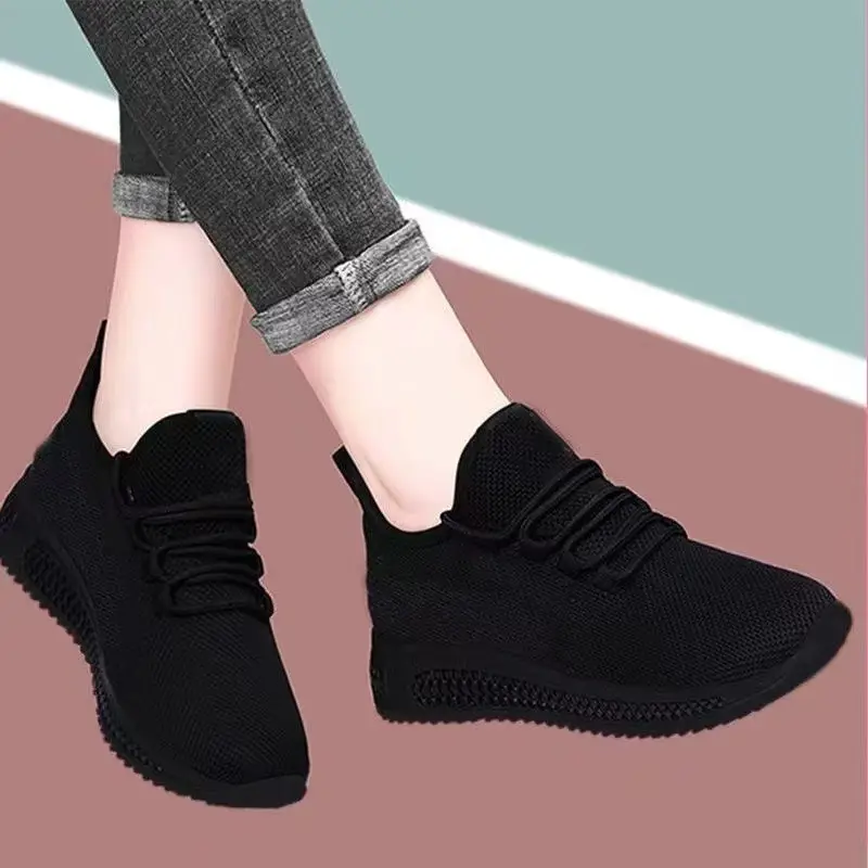 Old Beijing Cloth Shoes Non-Slip Soft-Soled Sports Shoes Black Running Shoes Non-Slip Soft-Soled Mother's Shoes Work Shoes for Women — feature 5