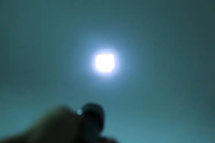 Rechargeable Aluminum Flashlight Three-Speed Zoom — feature 5