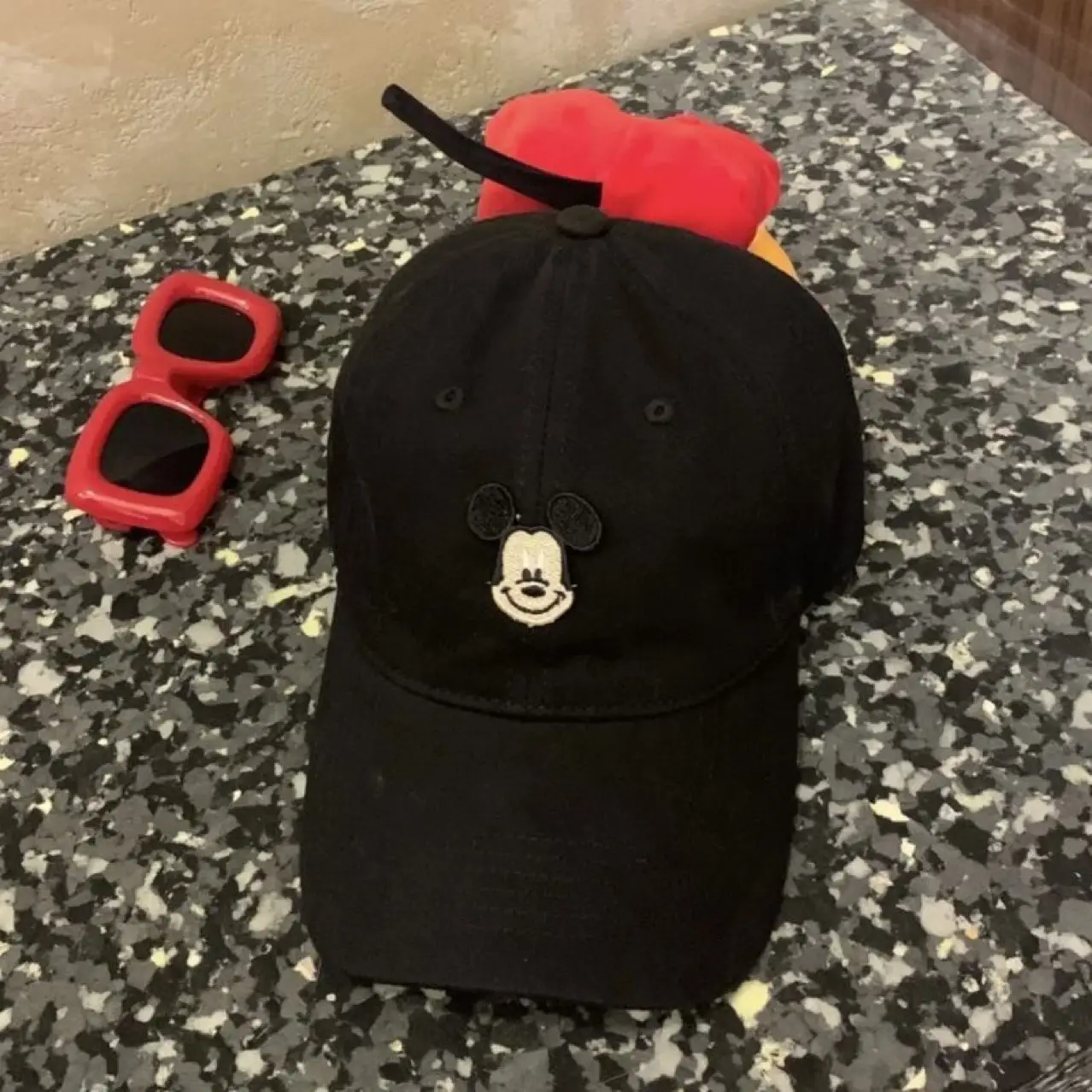 Mickey Mouse Tail Cap with Red Bow Sunshade — feature 5