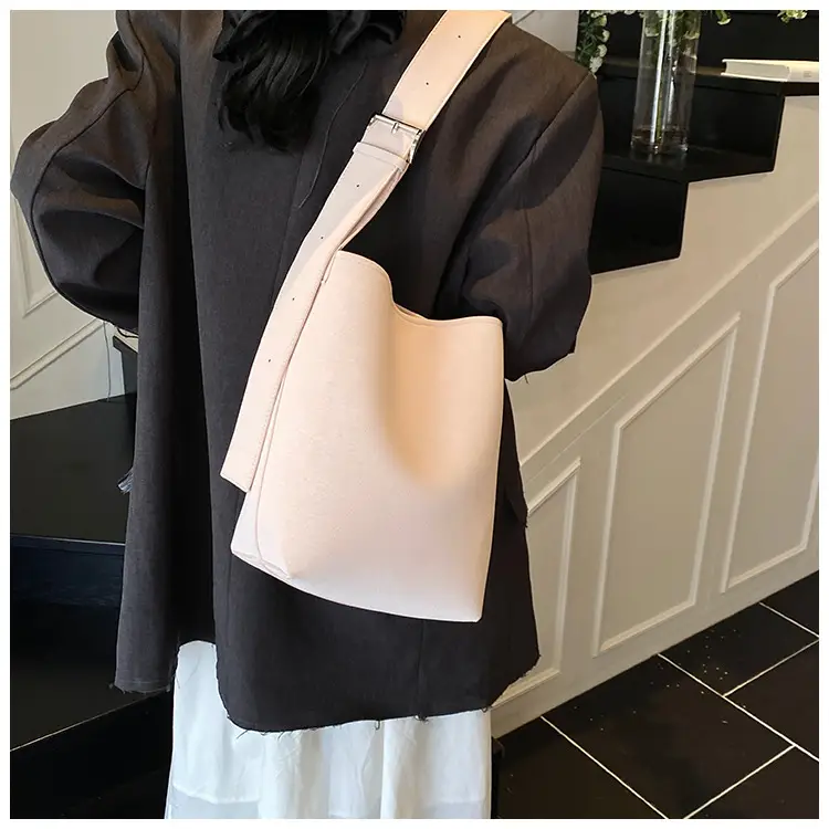 White Crossbody Bag for Women 2026 New Fashion — feature 10