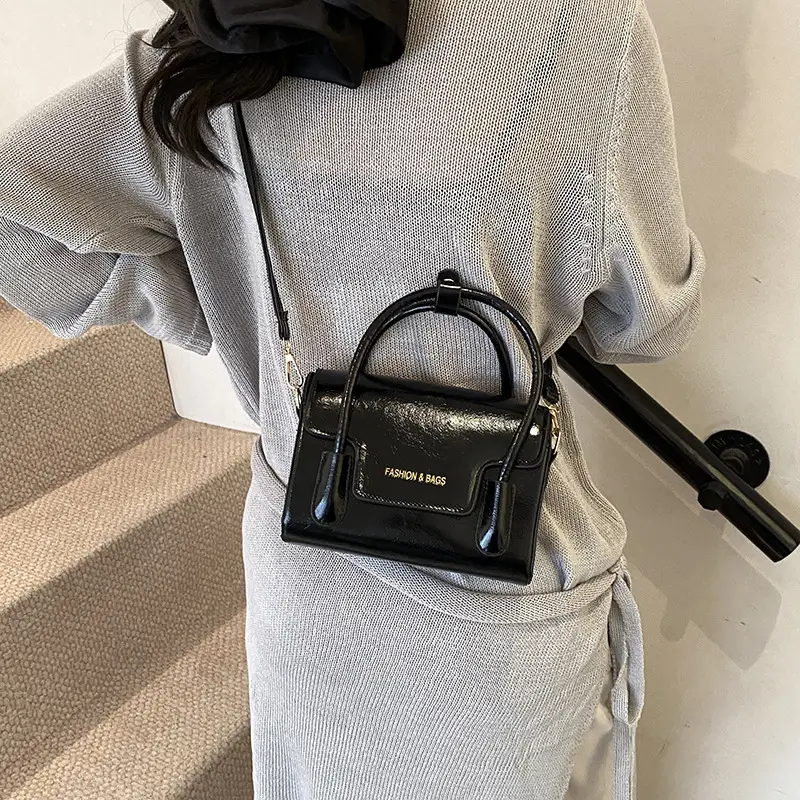 Women's Retro Textured Square Handbag Brown 2025