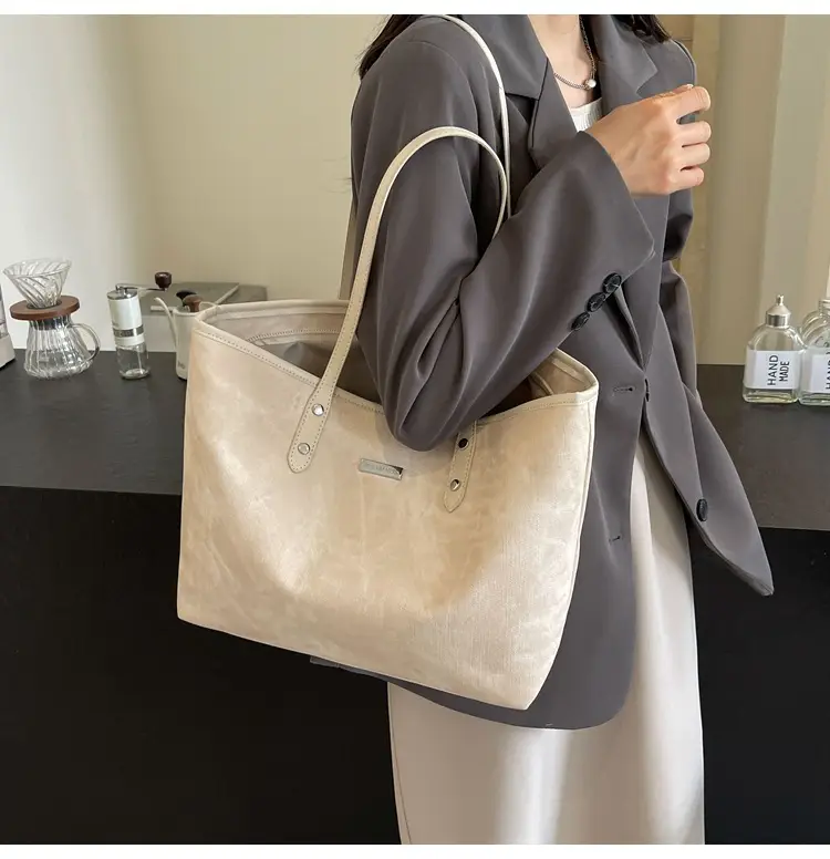 Women's Beige Large Capacity Shoulder Tote Bag 2025 — feature 31