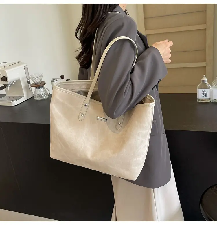 Women's Beige Large Capacity Shoulder Tote Bag 2025 — feature 32