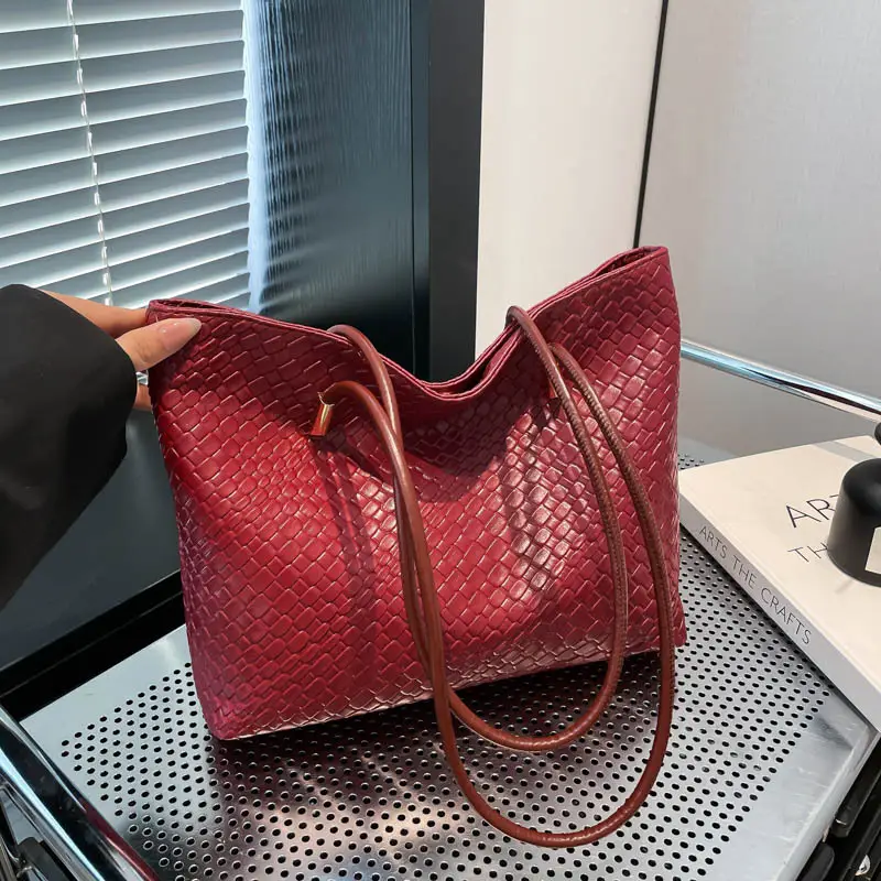Red Woven Women's Large Commuter Shoulder Bag - Image 6