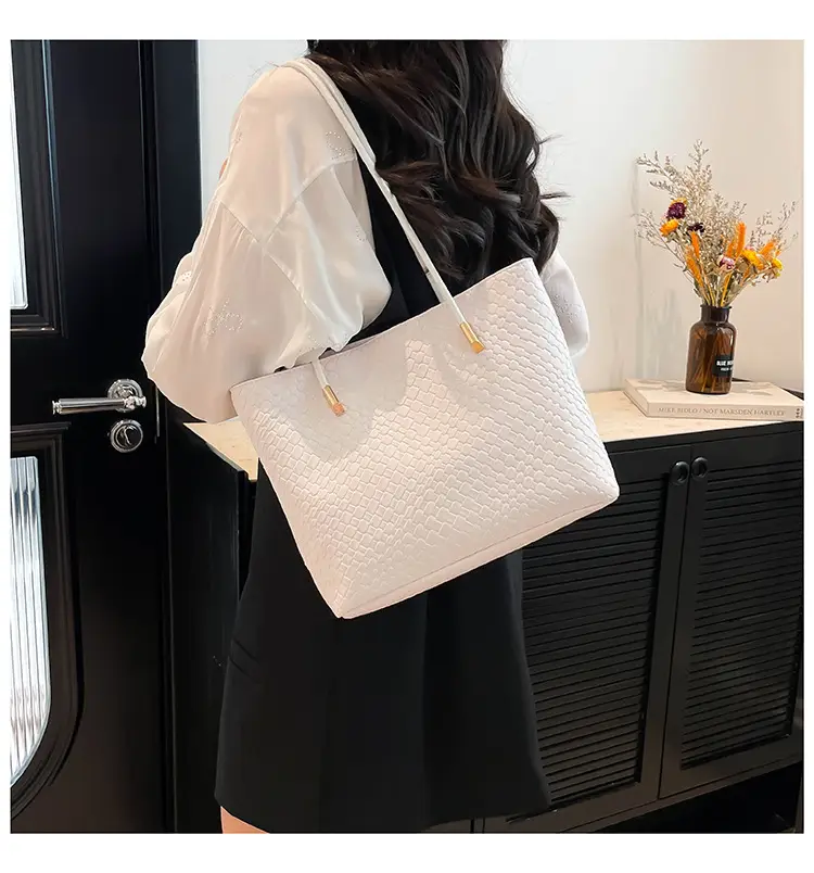 Red Woven Women's Large Commuter Shoulder Bag — feature 11
