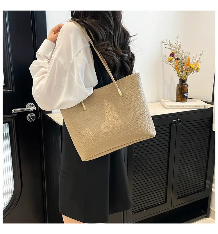 Red Woven Women's Large Commuter Shoulder Bag — feature 15