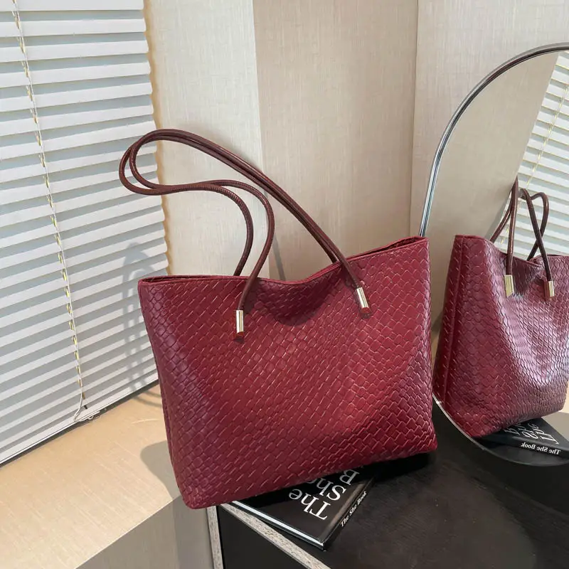 Red Woven Women's Large Commuter Shoulder Bag - Image 5